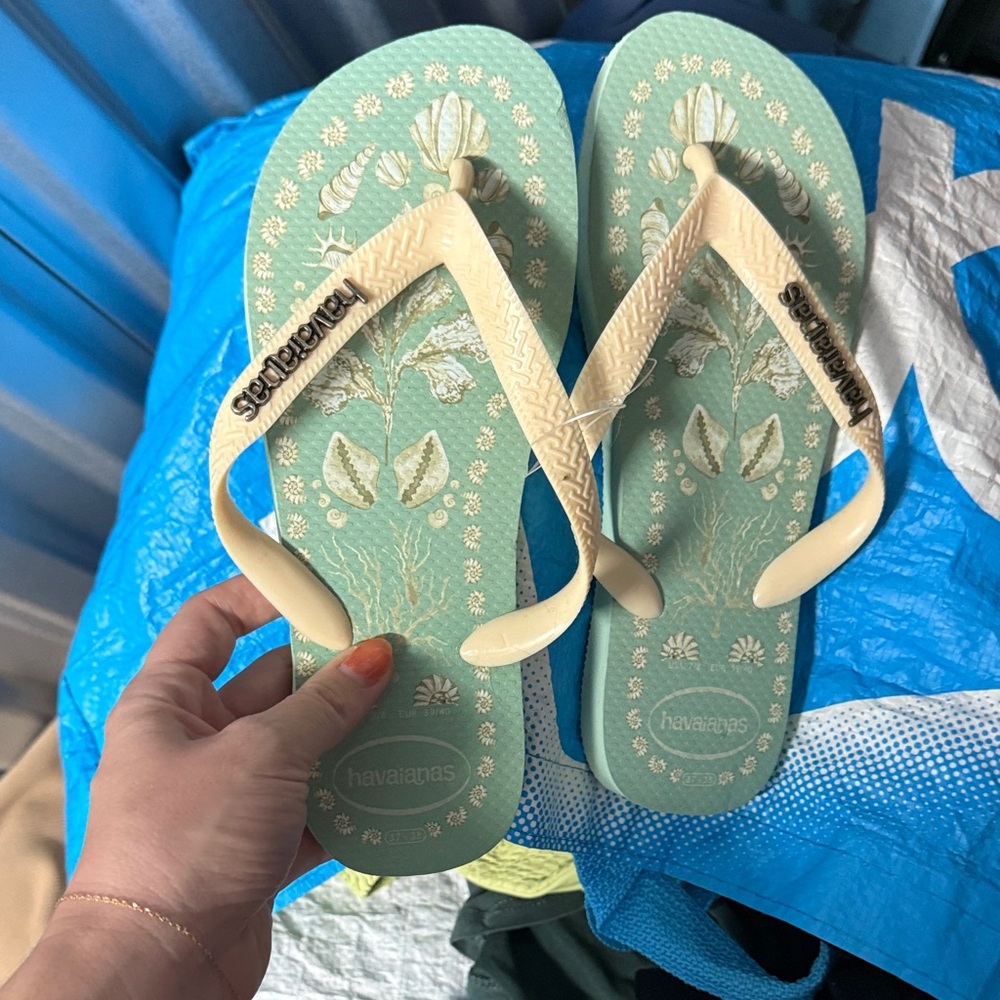 Havaianas Mint and Cream Floral Flip Flops